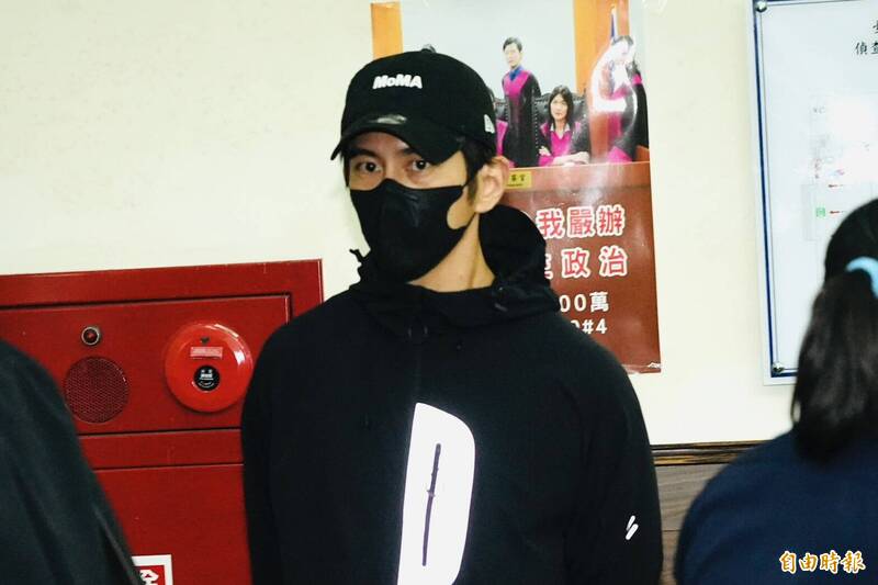 男星修杰楷以50萬元交保。（記者陳奕全攝）