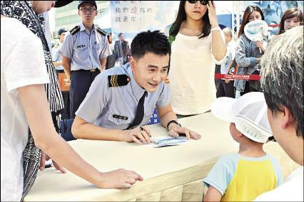鄭元暢退役前1個月，首次以軍人身分出席活動。（資料照，最大國際提供）