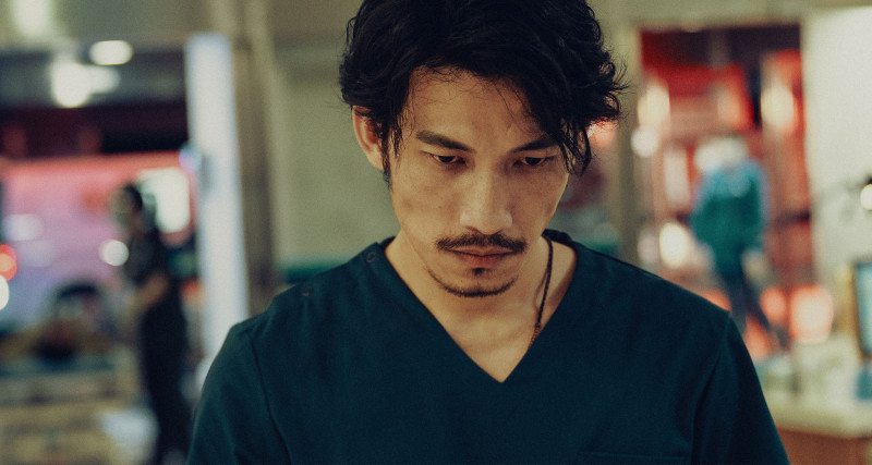 連炳發在《化外之醫》飾演 外科醫師「范文寧」。（公視、中華電信、瀚草文創提供）