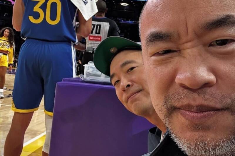 才爆出加密貨幣虧17億 黃立成悠哉看NBA驚見「癡情男神和超大咖球星」