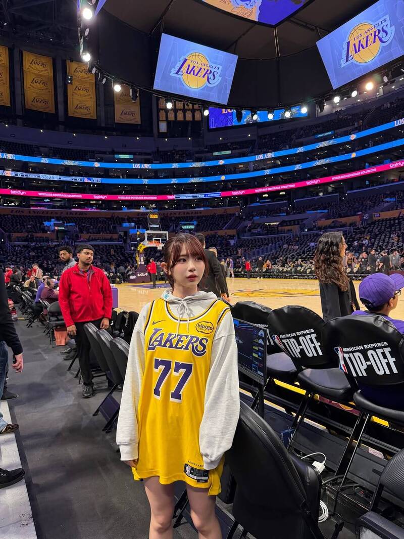 葵伊吹表示這是她第一次欣賞NBA比賽。（翻攝自IG）