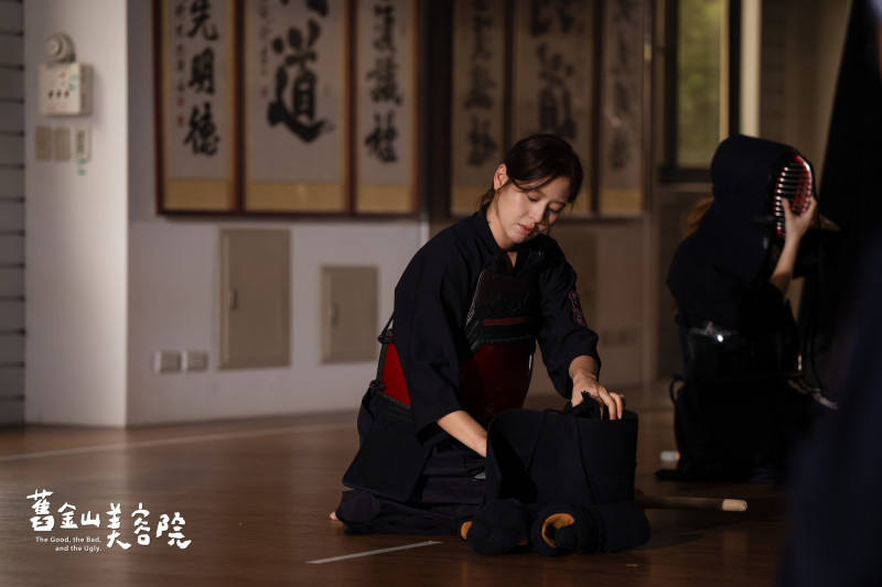 劉品言在《舊金山美容院》重返大學時期 有不少追求者。（TVBS提供）