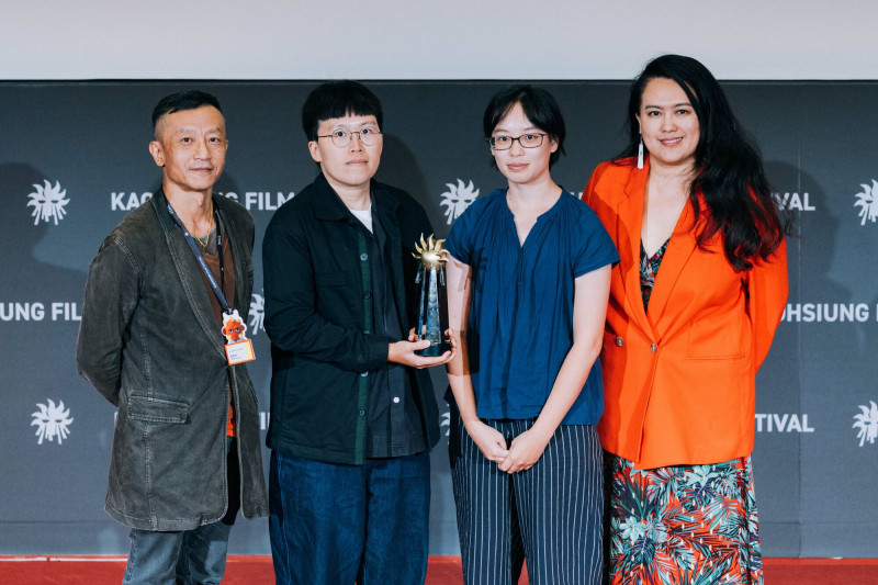 雄影國際競賽臺灣組金火球大獎《跳房子》短競決選評審主席楊雅喆（左起） 、林俞孜 （動畫導演）、吳家欣 （動畫導演）、短競決選評審 陳潔瑤。（高雄電影節提供）