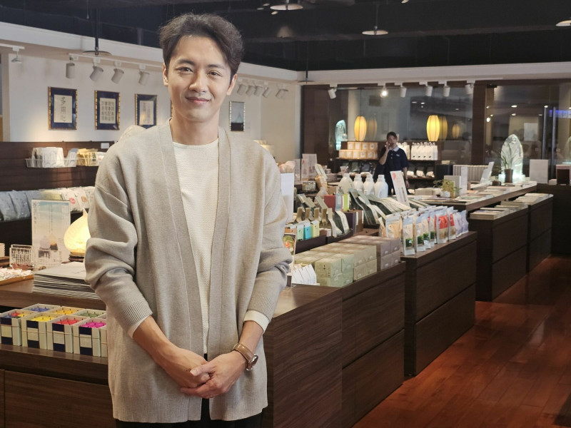 吳政勳飾演陸小芬兒子，出席高雄線上讀書會宣傳。（大愛提供）