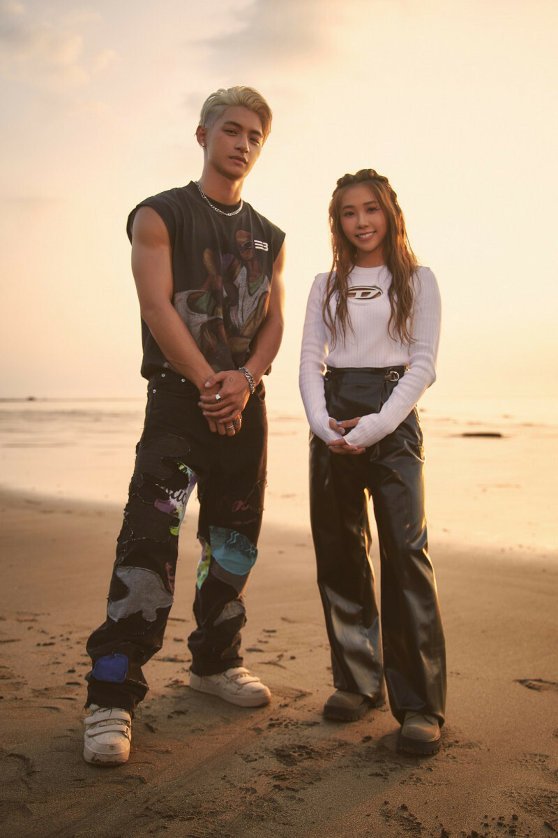 艾薇（右）、吳霏戀愛中。（資料照，環球音樂提供）