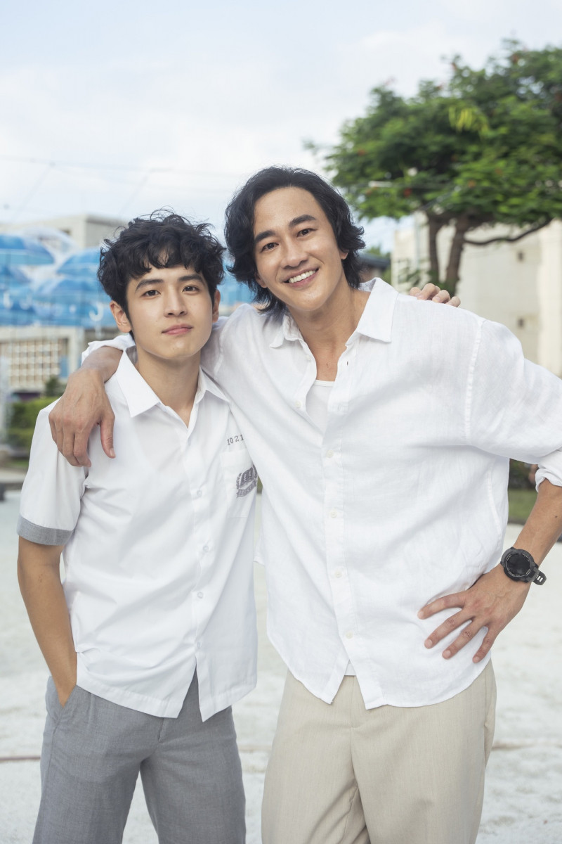 何潤東（右）知道張豐豪去當鏟子超人很感動。（三匠影視提供）