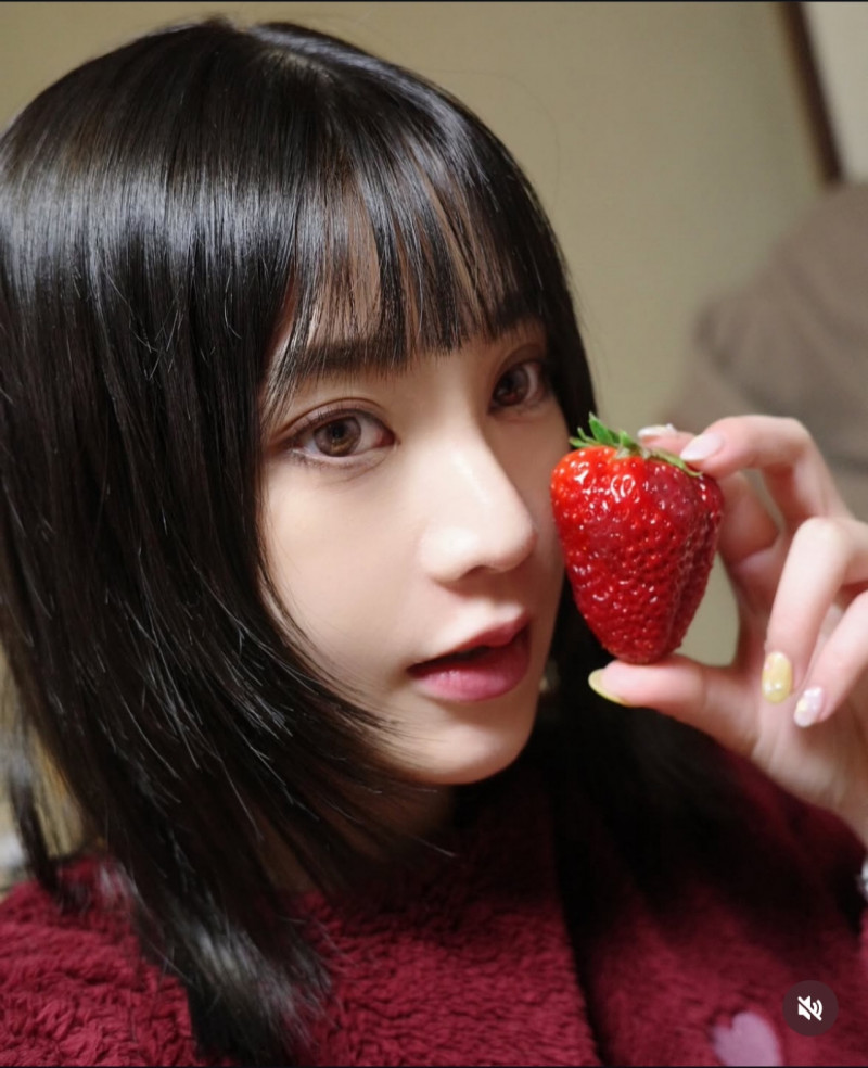 李優擁有一雙迷人電眼。（翻攝自IG）