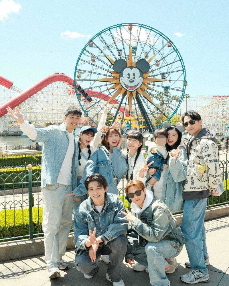 當時美國行還有簡廷芮、晏柔中、楊孟霖、胡釋安與王品澔等人。（翻攝IG）