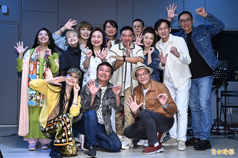 民歌50高峰會最終加場下月將在北中南熱鬧登場，今舉行彩排。（記者胡舜翔攝）