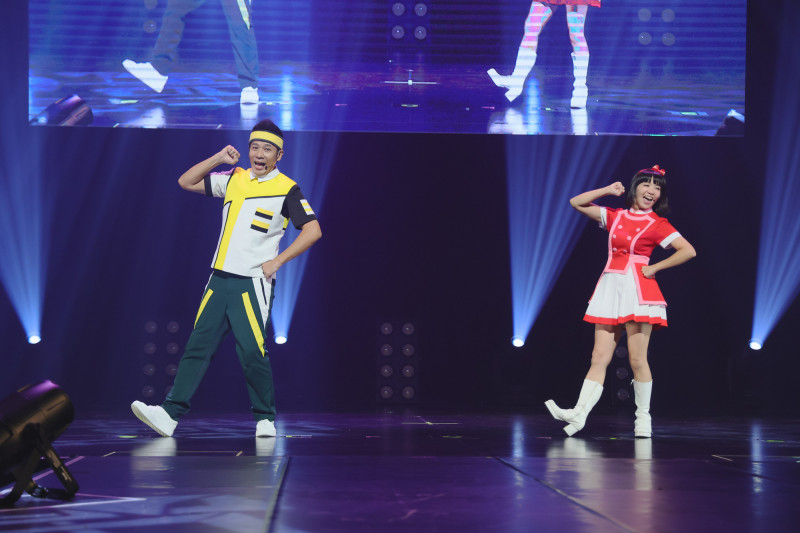 香蕉哥哥與草莓姐姐驚喜助陣avantgardey。（B'in Live Entertainment提供）