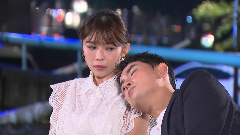 林萱瑜（左）在《百味人生》暗戀陳謙文。（三立提供）