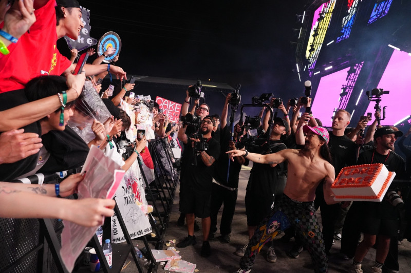 Steve Aoki在Ultra Taiwan重現砸蛋糕傳奇經典，全場HIGH到最高點。（Ultra Taiwan提供）