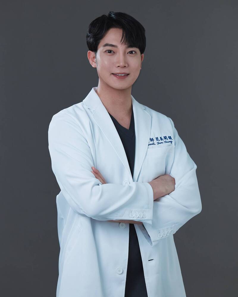 范姜彥豐胞兄是醫界男神    范姜閎韻高顏值曝光