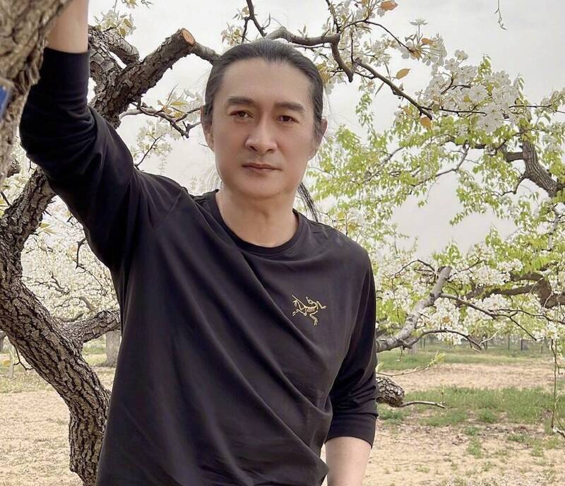 黃安針對屠穎死訊發表評論。（翻攝自微博）