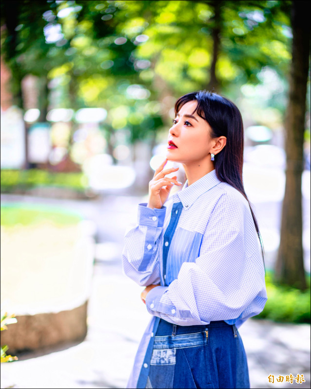 丁噹很認真完成人生的功課。（記者王文麟攝）