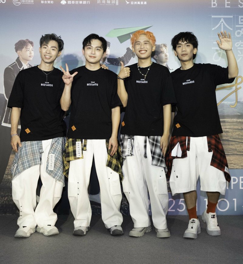 理想混蛋攻蛋首秀圓滿落幕。（何樂音樂提供）