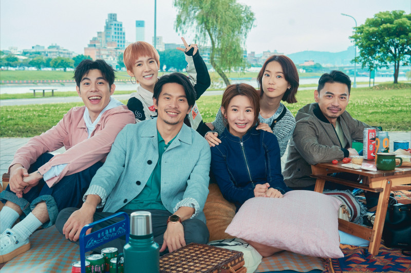 詹懷雲（左起）﹑孫可芳﹑姚淳耀﹑郭書瑤﹑鍾瑶﹑阿KEN一起回歸。（彼此影業提供）