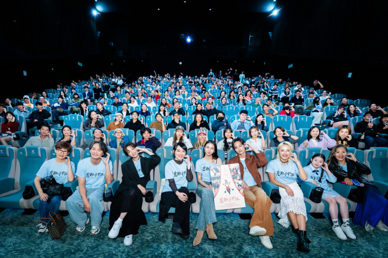 《左撇子女孩》主演群出席映後。（光年映畫提供）