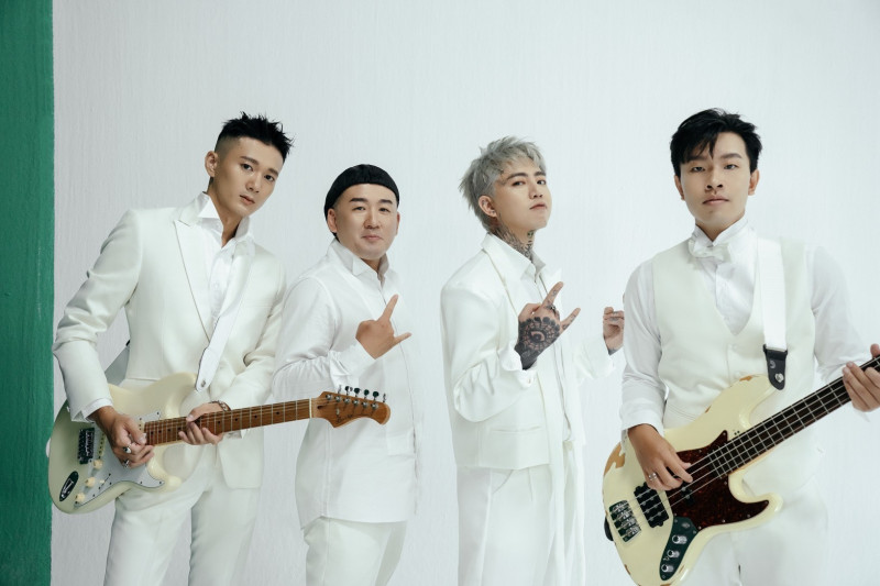 謝和弦拍攝新歌MV。（馬槽音樂提供）