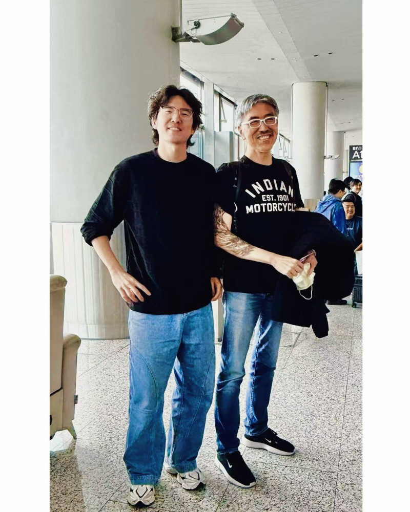 屠穎（右）過世，兒子屠衡至今難以接受。（翻攝自臉書）