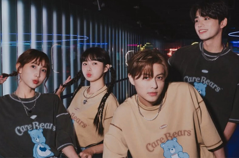 王品澔（右一）捲入王子（右二）、粿粿（左一）的出軌風波。（翻攝自IG）