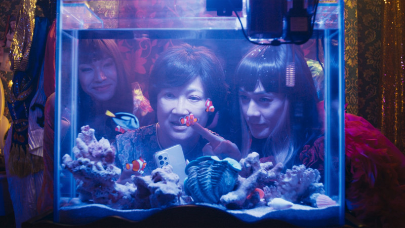 洪慧芳（中）在《好孩子》片中攜手許瑞奇（右）詮釋動人母子情。（甲上提供）