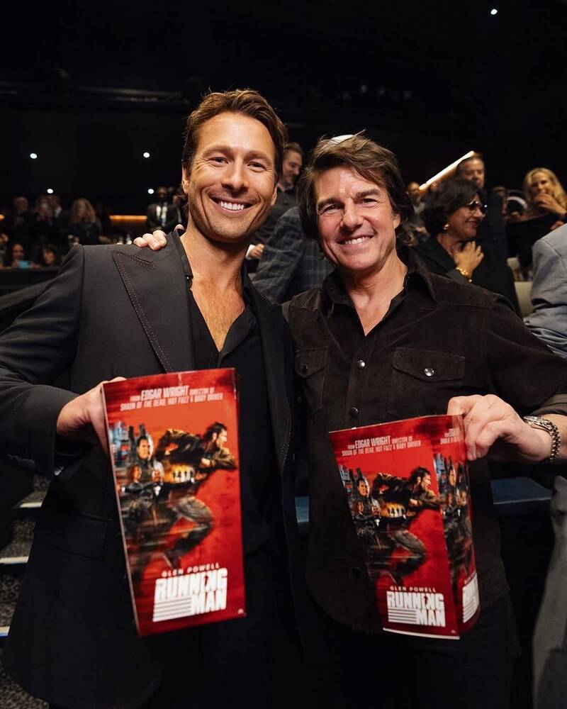 湯姆克魯斯（右）現身《逃亡遊戲》倫敦首映力挺葛倫鮑威爾。（翻攝自IG）