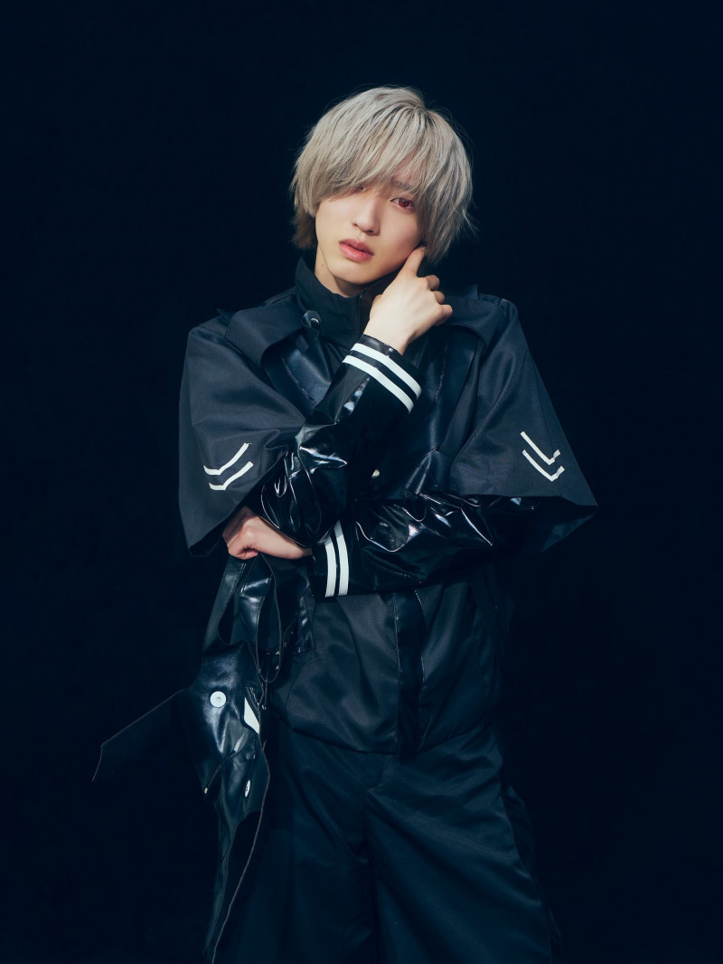 浪花男子道枝駿佑變身為《東京喰種》的主角金木研。（翻攝自IG）