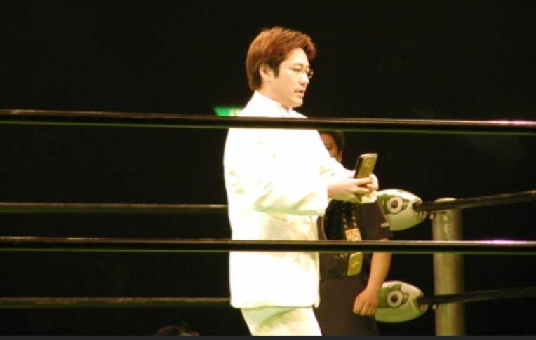 菅谷大介活躍於轉播箱根驛傳、摔角、高爾夫球比賽。（翻攝自X）