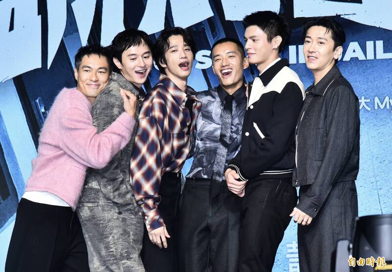 《監所男子囚生記》首映；監製楊祐寧（左起）、張軒睿、劉以豪、陳澤耀、邱以太、施名帥。（記者陳奕全攝）