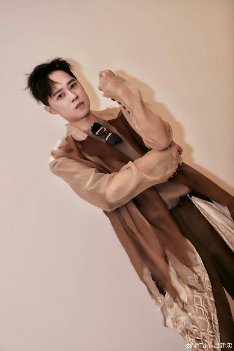 TANK現身音樂節近照曝光。（翻攝微博）