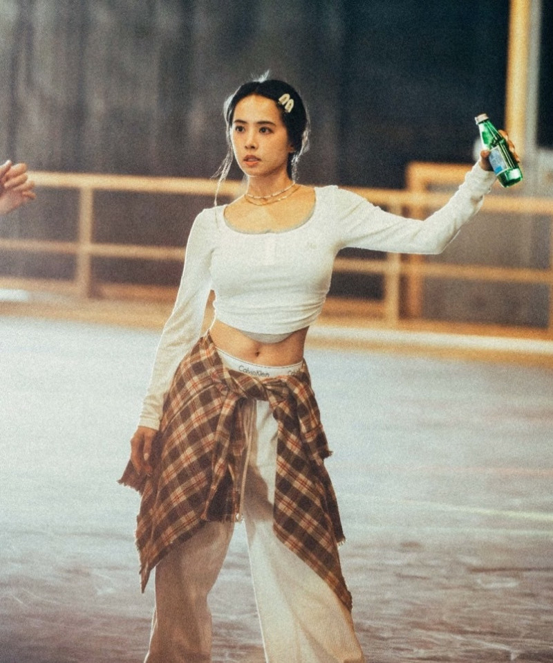 蔡依林秀出腹肌。（翻攝IG）