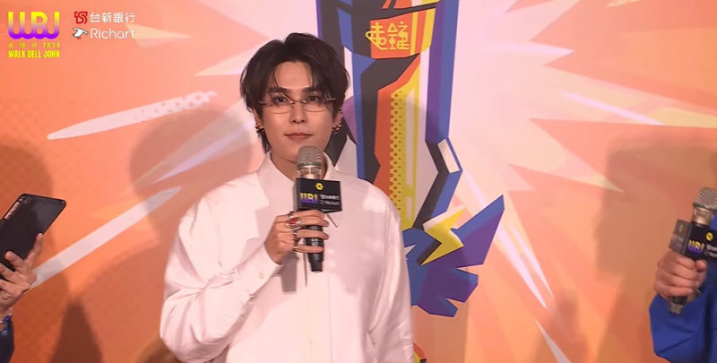 志祺七七現身走鐘獎。（翻攝自YT）