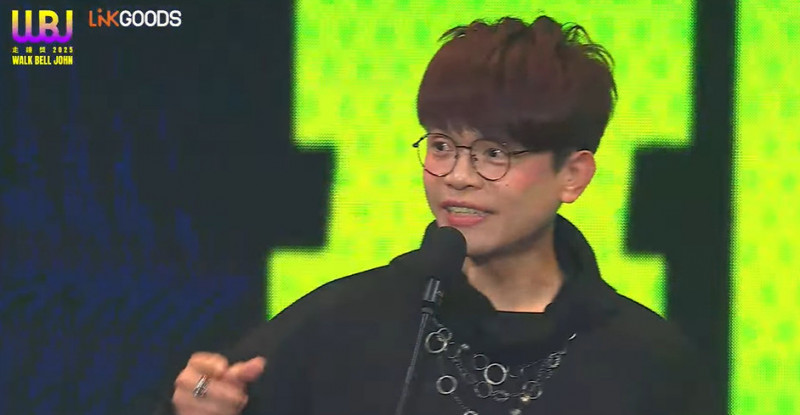 蔡阿嘎擔任走鐘獎頒獎人。（翻攝自YT）