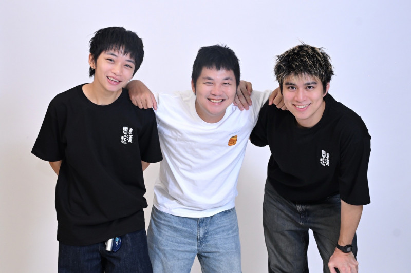 攝影師Nakaw（左起）認為經過《電車吃漢》的洗禮後，自己不再是無聊的攝影師，Leo則認為終於剪出屬於自己的作品，右為Rio。（Dcard Video提供）