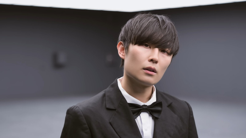 「哇嘿噴」的主委在《Super Girl》中帥度爆表，透露選擇這首歌的原因除了是中文歌之外，也與SJ是大家都喜歡的男團有關。（翻攝自YouTube）