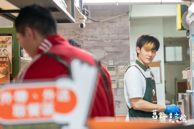 陳彥廷在《舊金山美容院》飾演「羅大勇」，曾為老大頂罪入獄。（TVBS提供）