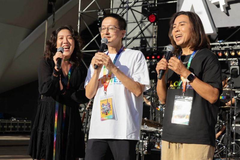 李竺芯（左起）、羅一鈞互動爆笑。（愛之日常音樂節提供）