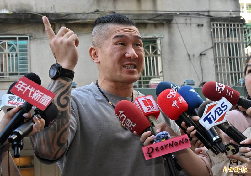 館長認為自己雖然比不上黑人，但是也不認自己是「3公分」。（資料照，記者劉信德攝）