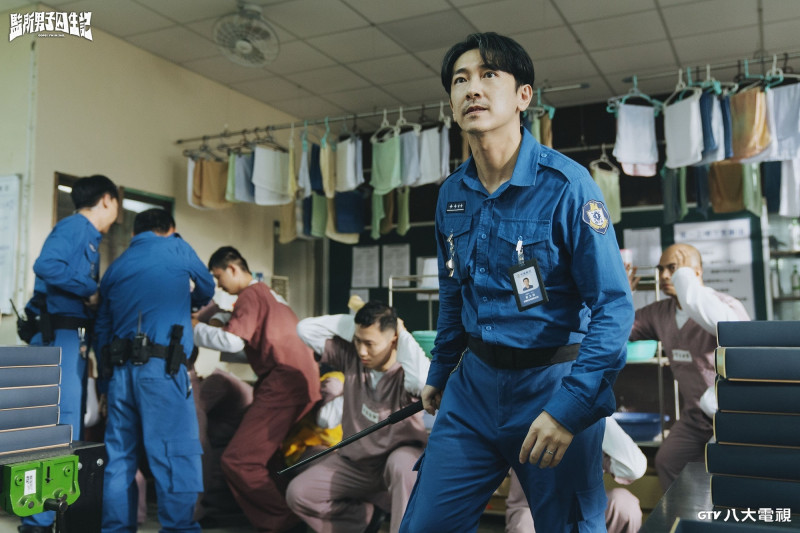施名帥自招拍攝《監所男子囚生記》經常笑場。（八大電視、壹壹影業、愛奇藝國際版提供）