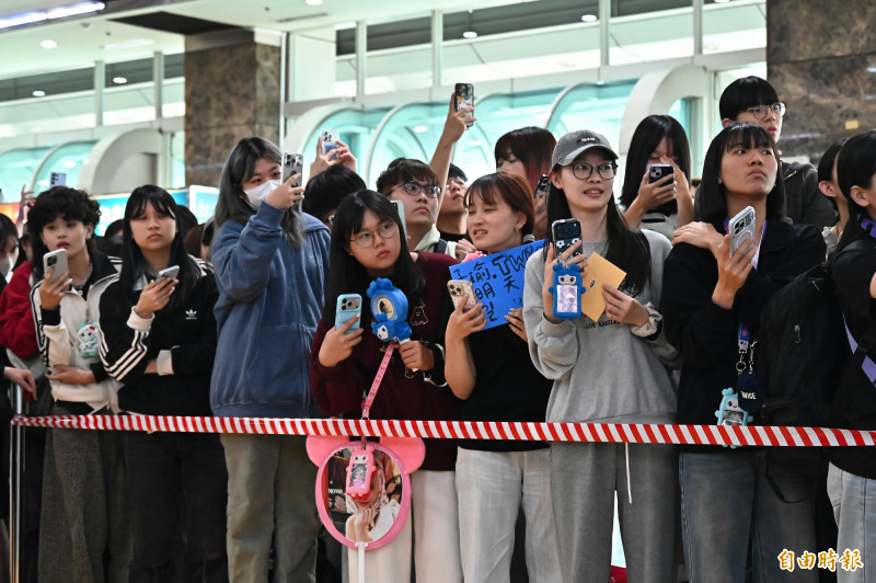 （圖輯）TWICE抵台全紀錄！子瑜回家美到翻 千名粉絲熱情太感人