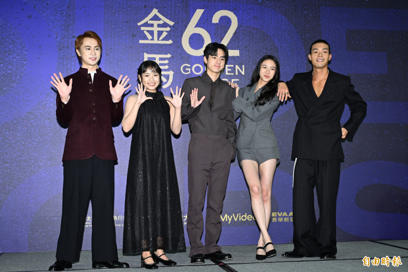 張迪文（左起）、林怡婷、劉敬、馬士媛及牧森今天在金馬午宴先禮後兵。（記者胡舜翔攝）