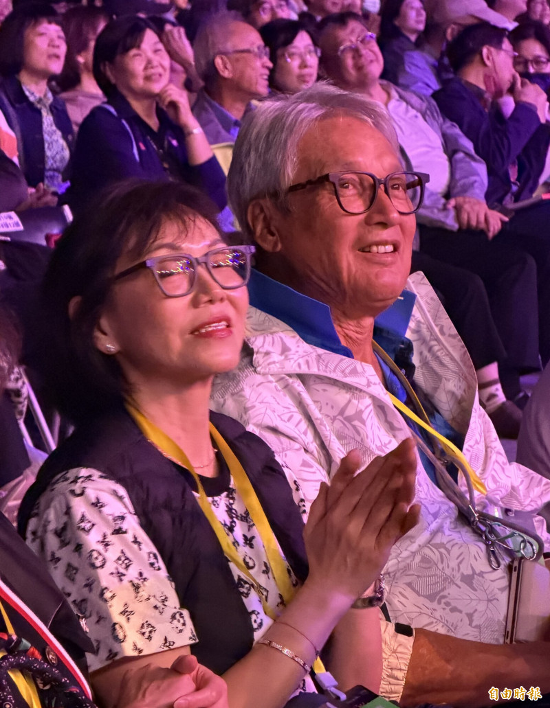 秦祥林回來了！「二林二秦」時代超級巨星現身大巨蛋聽民歌永遠的白馬王子風采翩翩- 自由娛樂