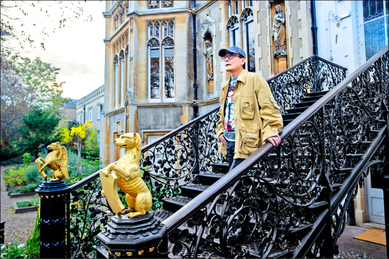 張信哲難得可以趁著巡演四處走走。（潮水音樂提供）