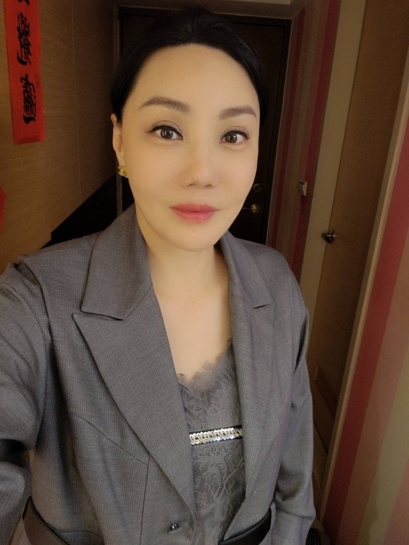 命理師沈嶸解析三人因果，指出婚姻像交易。（沈嶸提供）