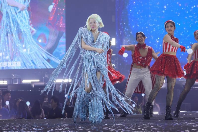 丁噹「夜遊 」演唱會氣勢爆棚。（相信音樂提供）