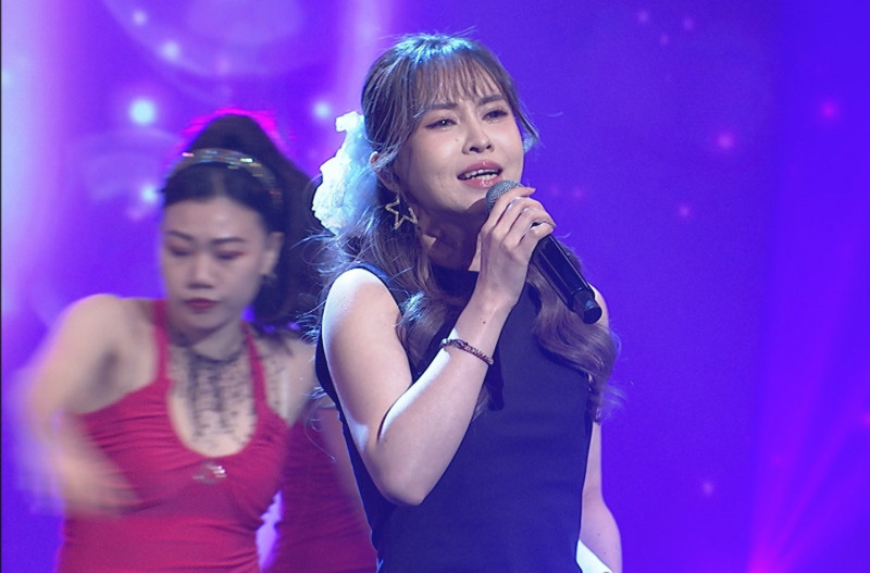 杜忻恬詮釋偶像葉璦菱的經典歌曲唱功驚人。（中視提供）