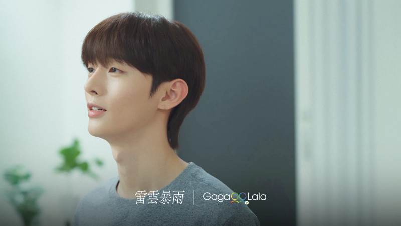 《雷雲暴雨》尹智聖飾演孤立無援的表弟李日照。（GagaOOLala提供）