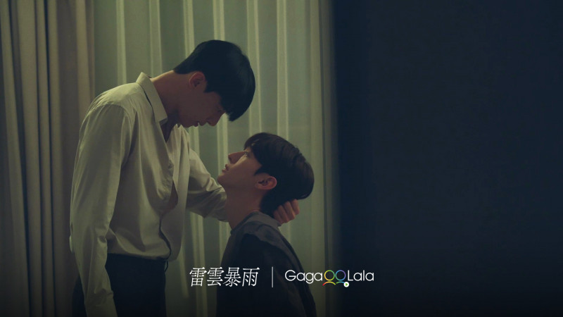 鄭利宇（左）在《雷雲暴雨》中與尹智聖有不少精彩對手戲。（GagaOOLala提供）
