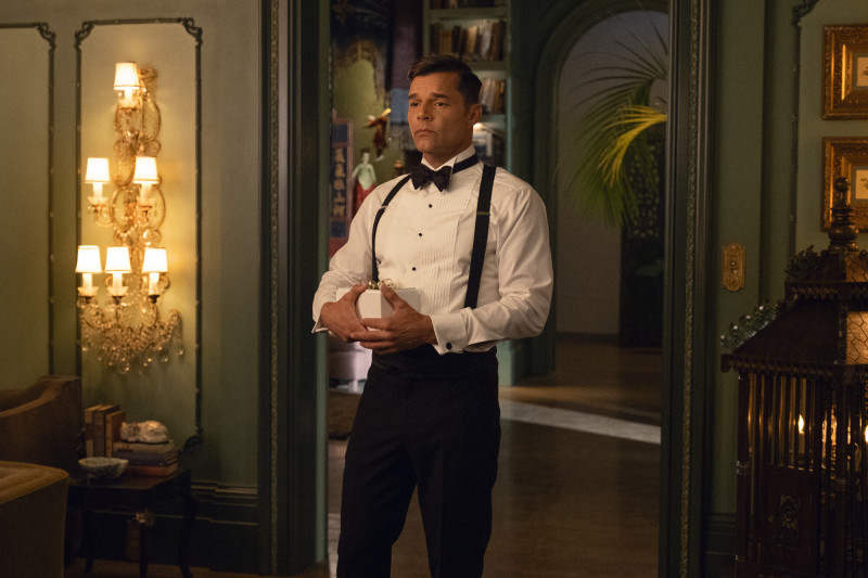 瑞奇馬汀在影集《媛夢棕櫚灘》第二季回歸演出帥氣調酒師。（Apple TV 提供）